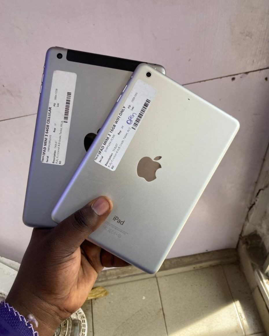 iPad mini3 64GB Apple iPad mini3 64GBシルバー 本体 充電ケーブル