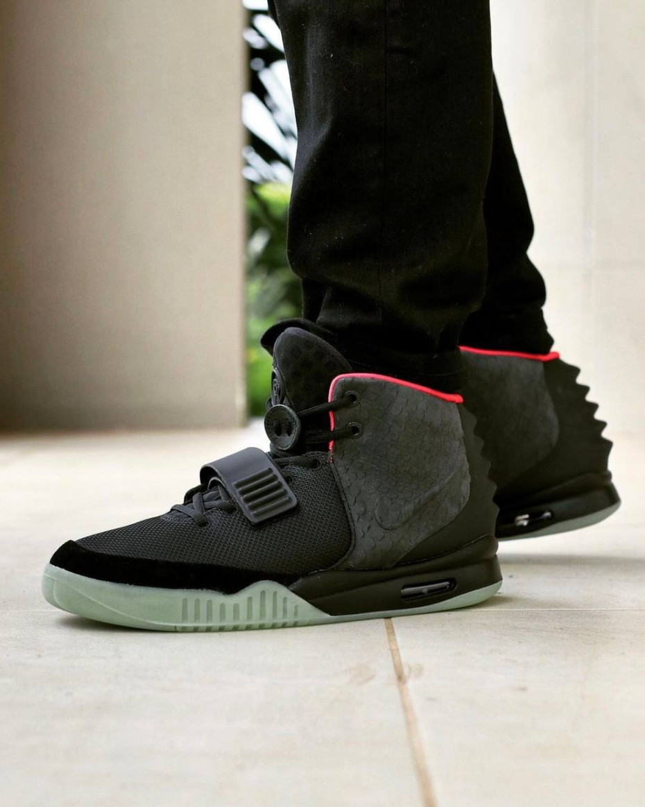 yeezy 2 black solar