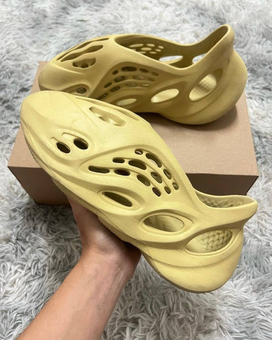Style Foam Runners Yeezy Foam Runner 'Sulfur'