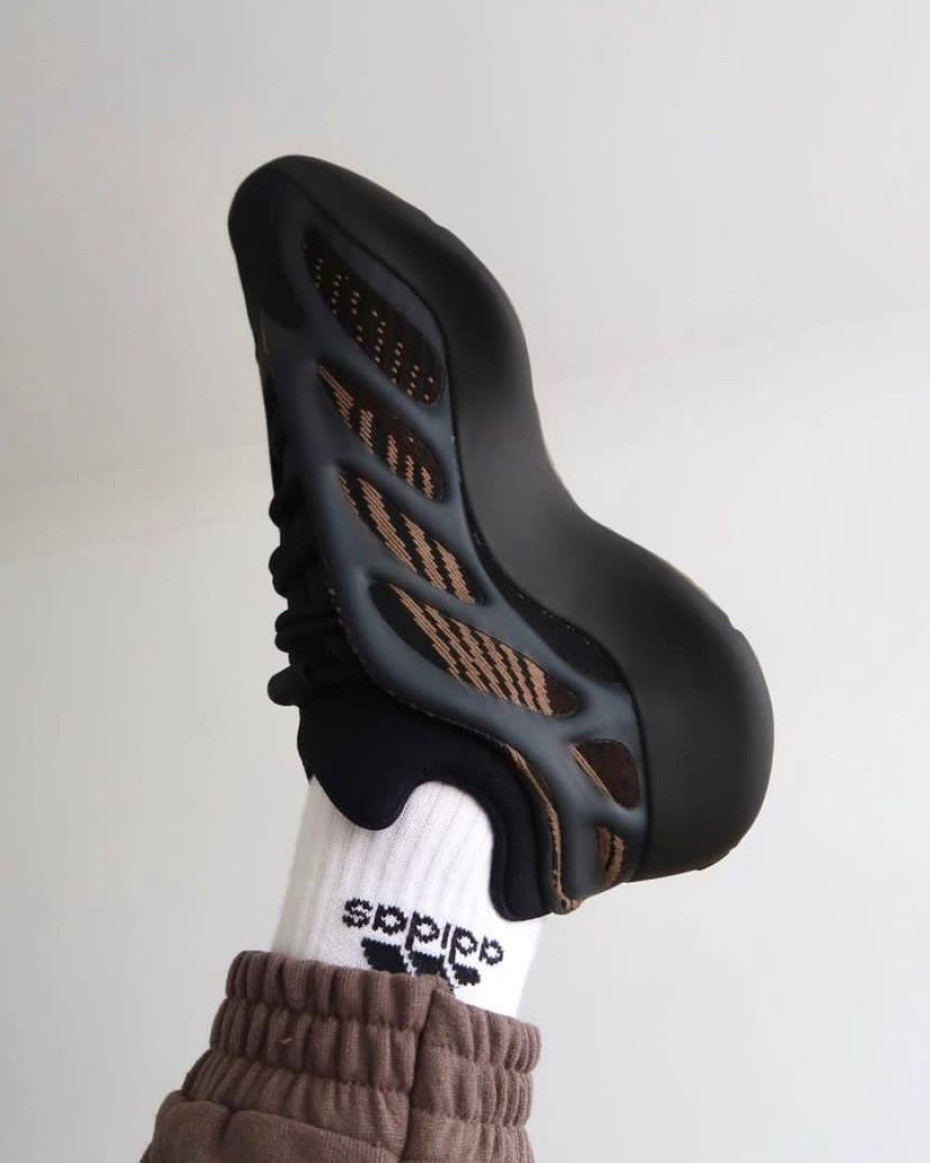 Yeezy 700 V3 'Clay Brown'