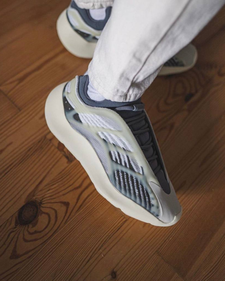 Yeezy 700 V3 'Fade Salt' YEEZYSHOP Ye's Signature Style