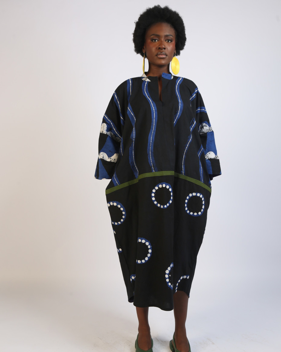 WHITE, BLUE AND BLACK MULTIPRINT KAFTAN WITH KHAKI OUTLINE