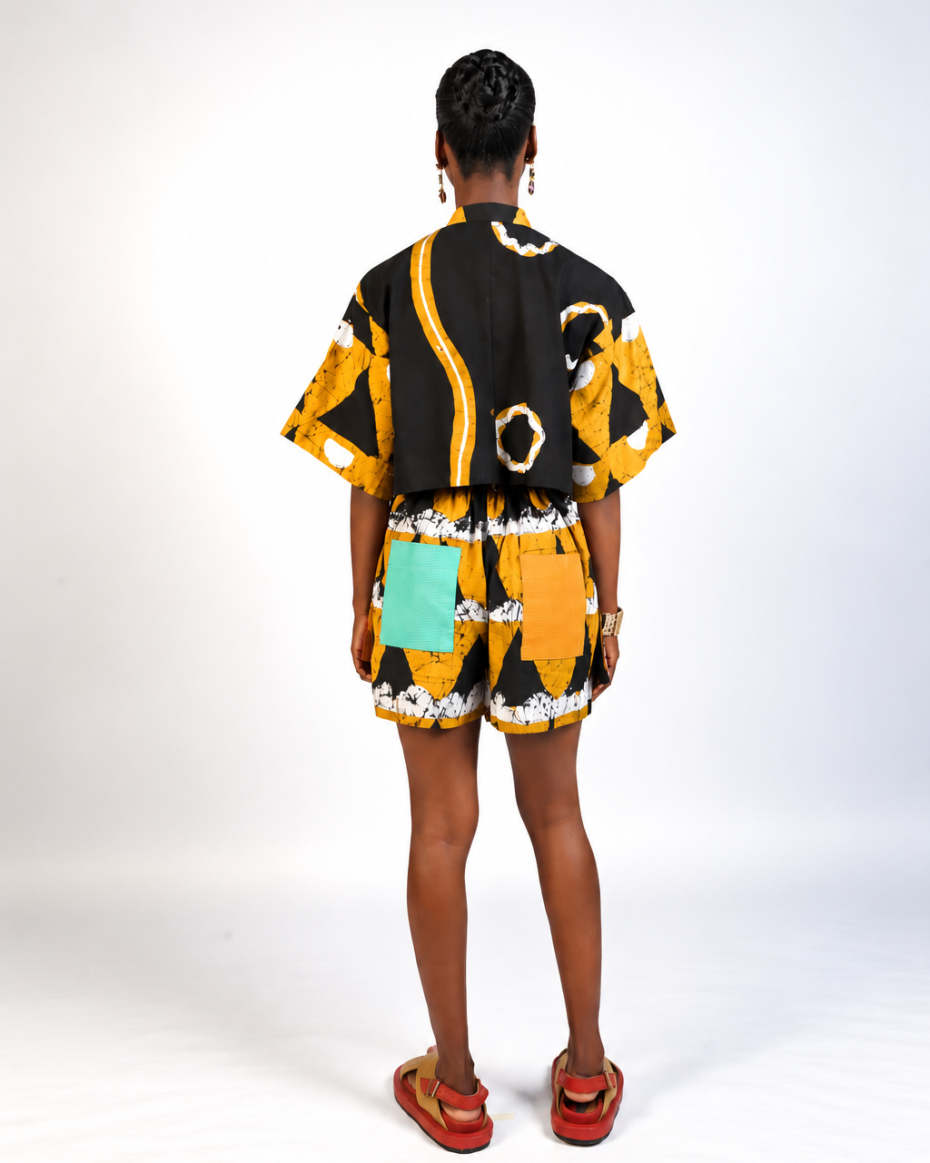 WHITE, BLACK AND SINGLE COLOURED PRINT MINI IRO SKORT