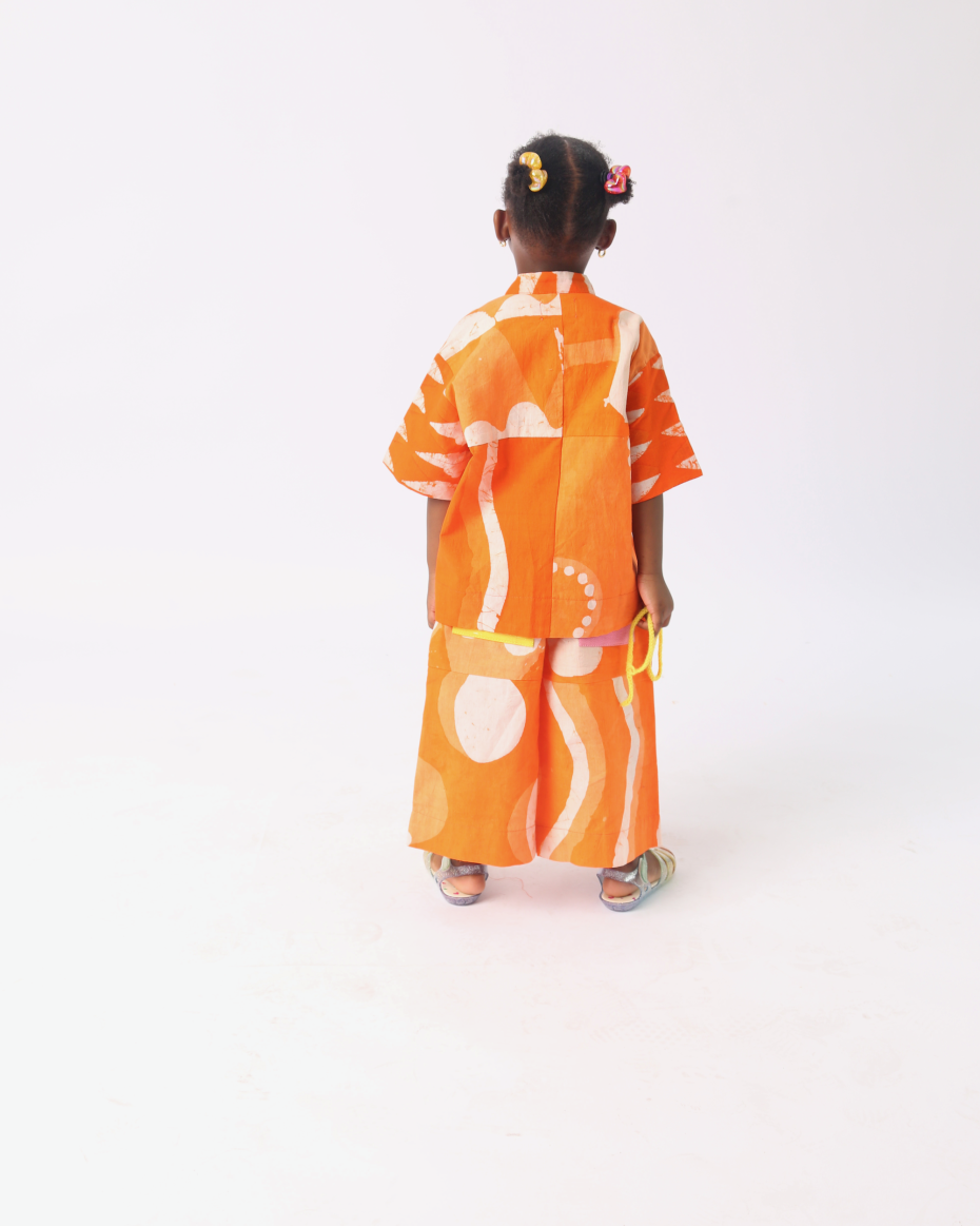 KIDS WHITE AND TANGERINE MULTIPRINT SHIRT