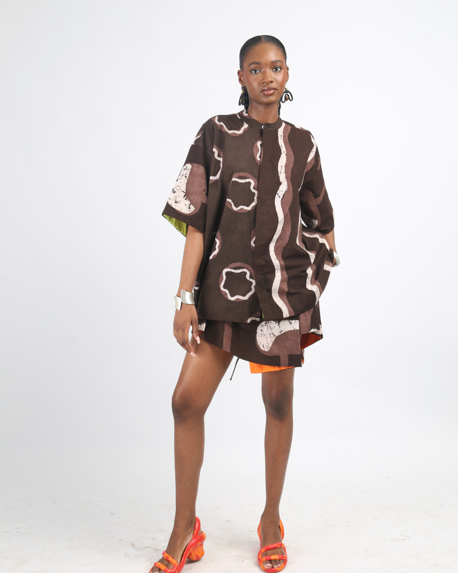 WHITE AND BROWN MULTIPRINT SHIRT