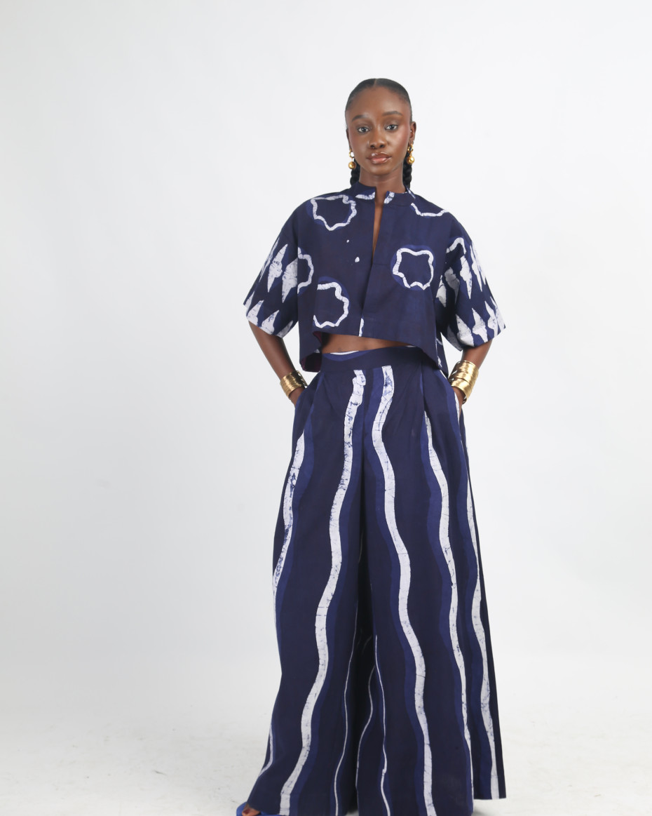 WHITE AND NAVY BLUE MULTIPRINT WIDE LEG PANTS