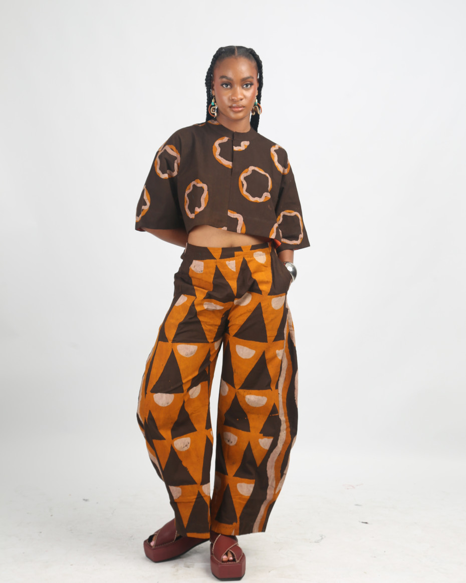 ONI BROWN, GOLDEN YELLOW AND BROWN CROP SHIRT