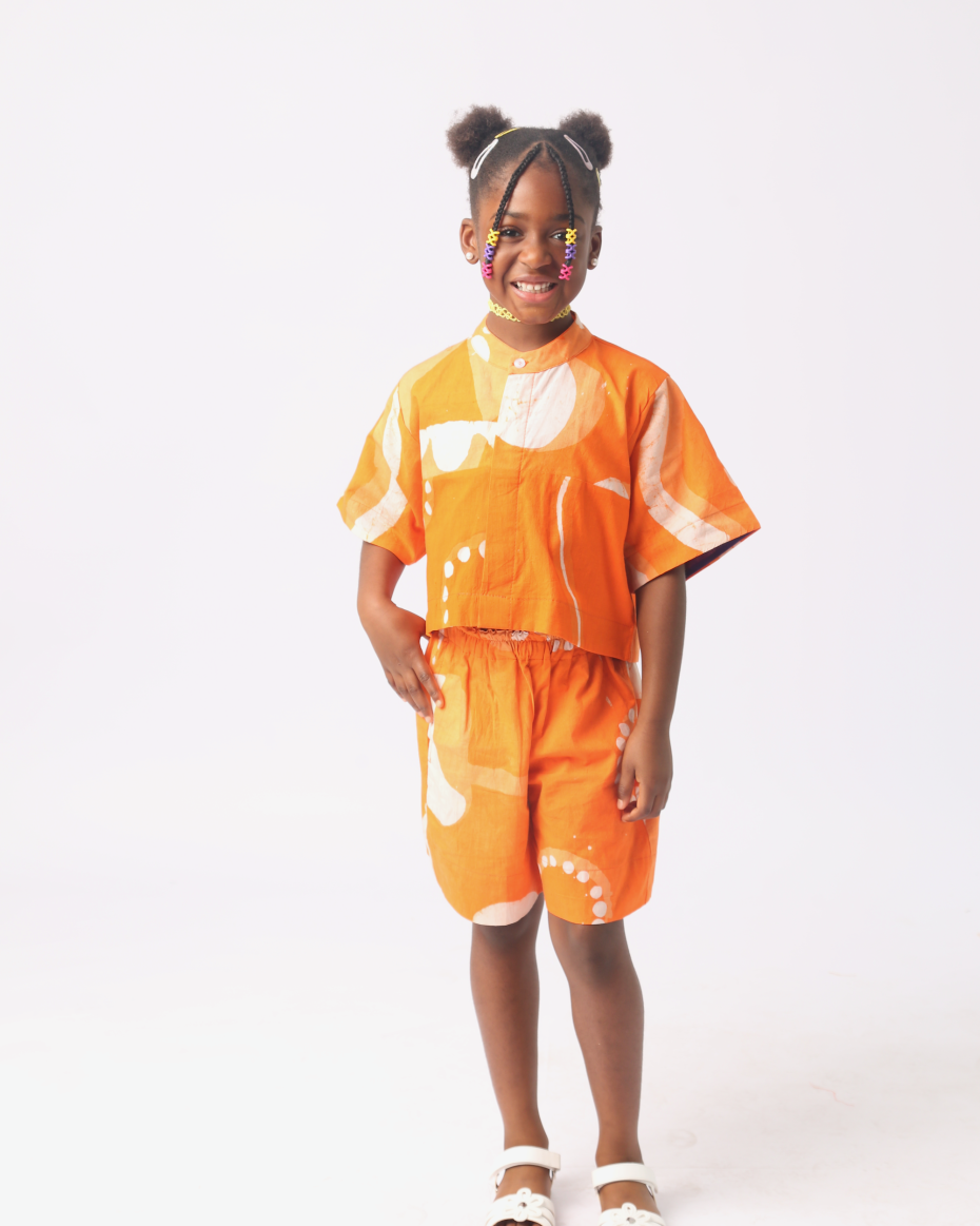 KIDS WHITE AND TANGERINE MULTIPRINT CROP SHIRT
