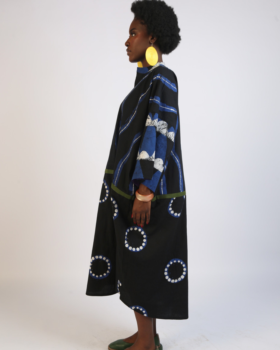 WHITE, BLUE AND BLACK MULTIPRINT KAFTAN WITH KHAKI OUTLINE