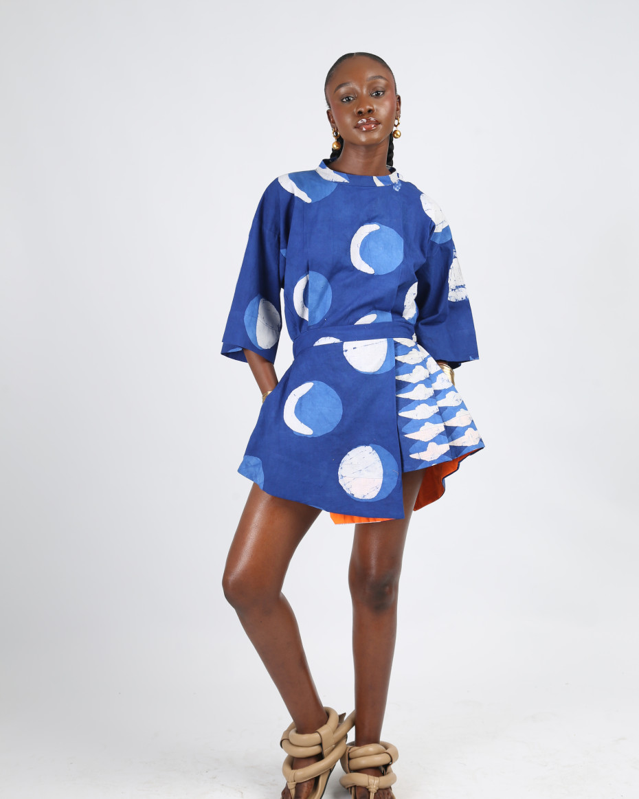 WHITE AND BLUE MULTIPRINT MINI IRO DRESS