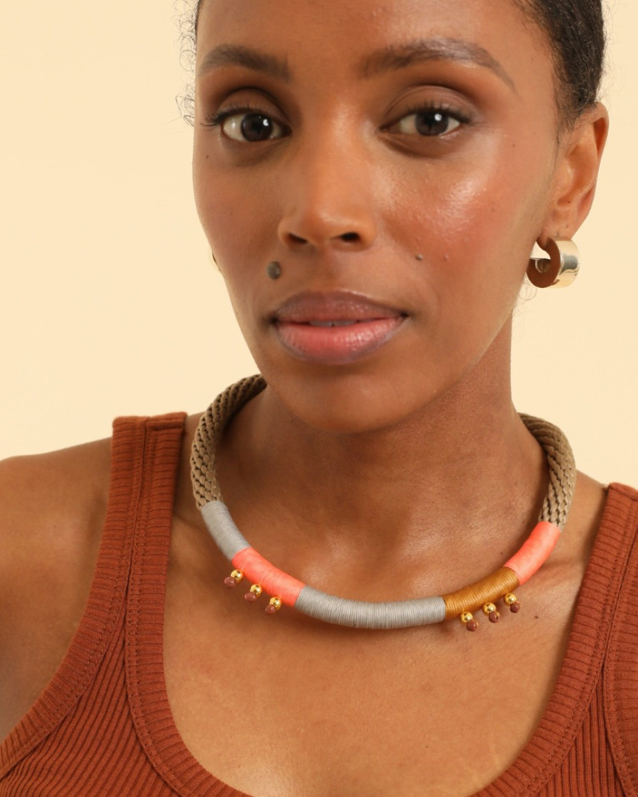 HIBISCUS NECKLACE BEIGE GREY WATERMELON PINK
