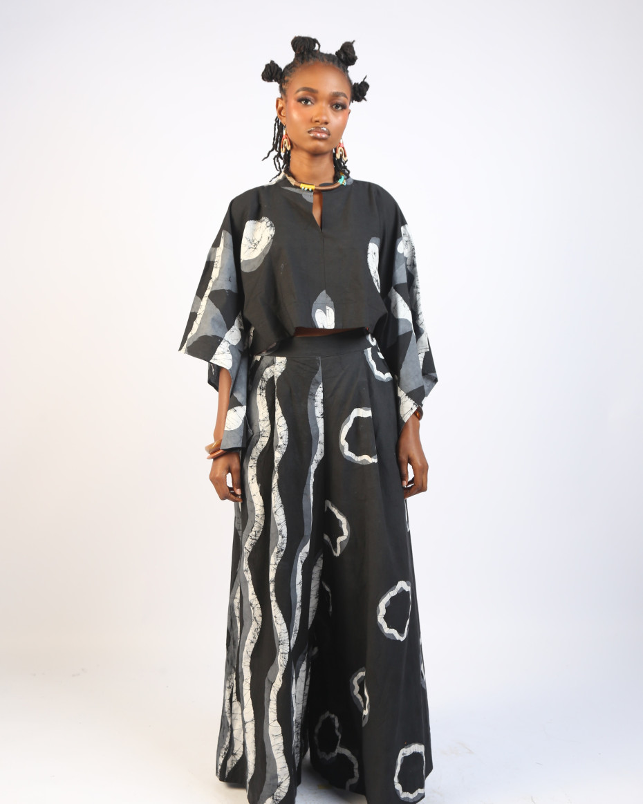 LIGHT GREY, GREY AND BLACK MULTIPRINT CROP SHIRT