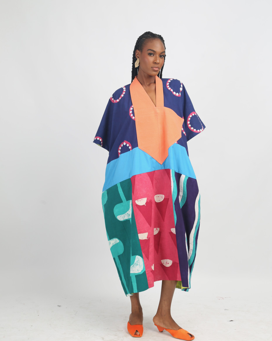WHITE, PINK AND TEAL MULTICOLOURED AGBADA WITH PEACH ASOOKE