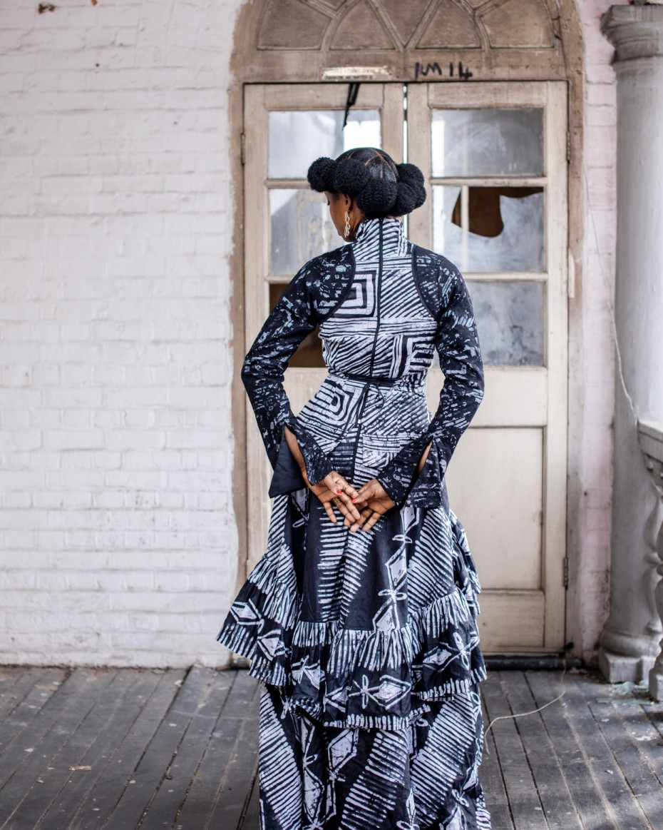 Poise Skirt Set
